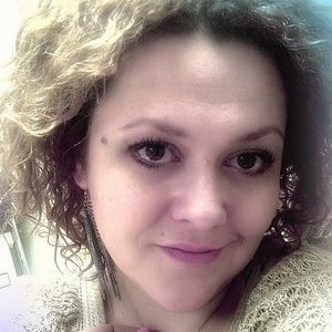 Meet your Posher, Larisa